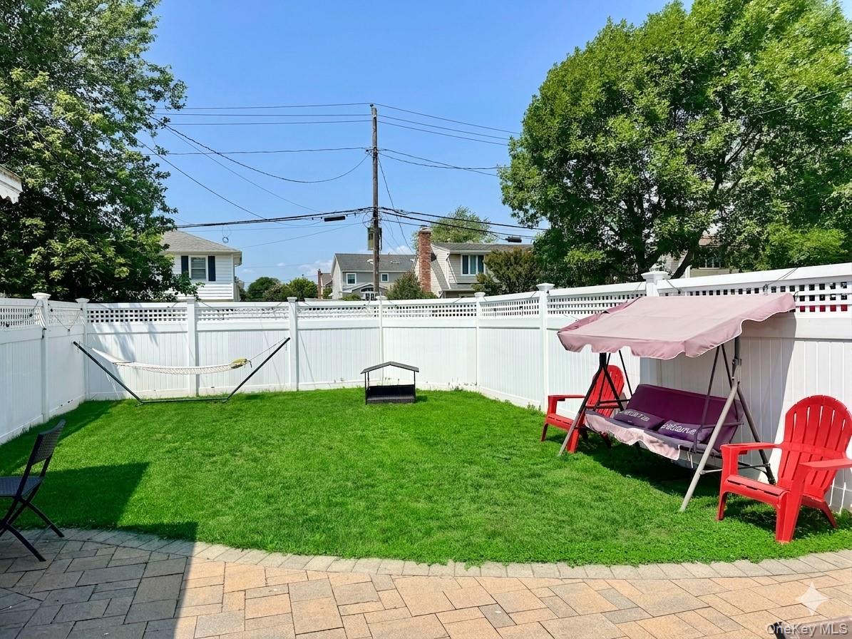 2327 Penatiquit Avenue