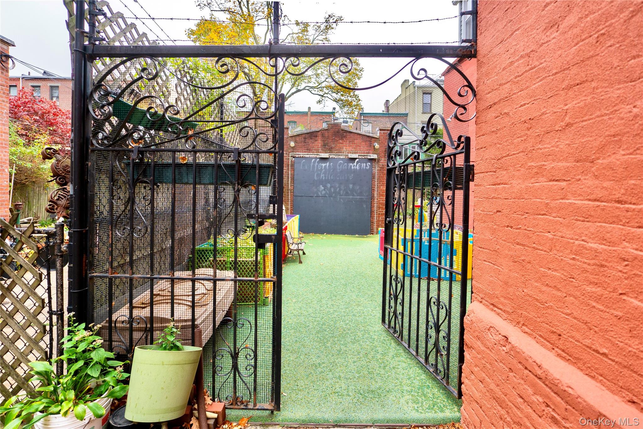 88 Midwood Street