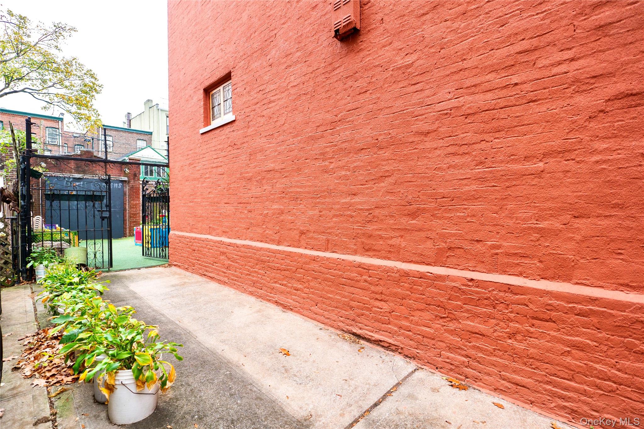 88 Midwood Street