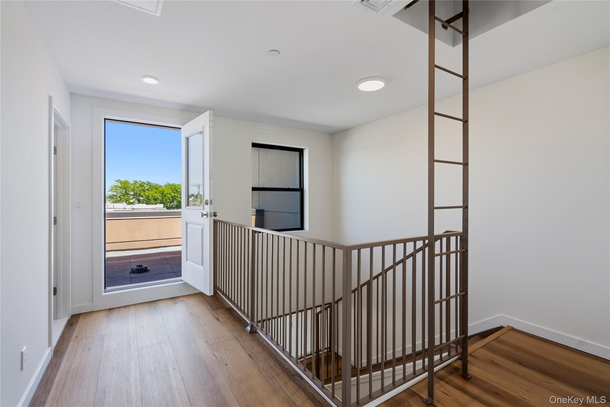 6245 60th Street Unit: 2