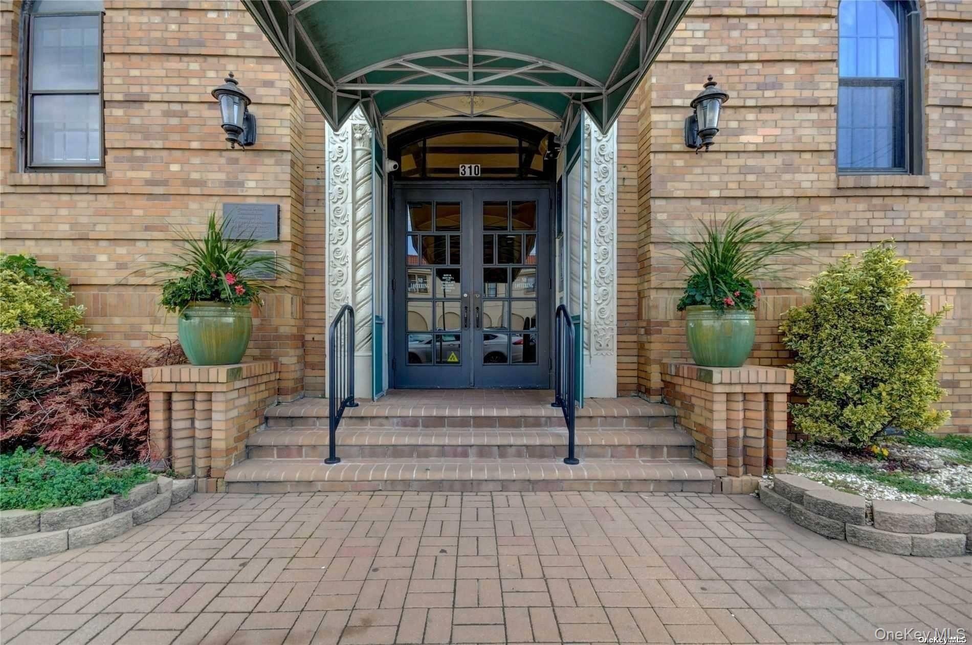 310 Riverside Boulevard Unit: 2K
