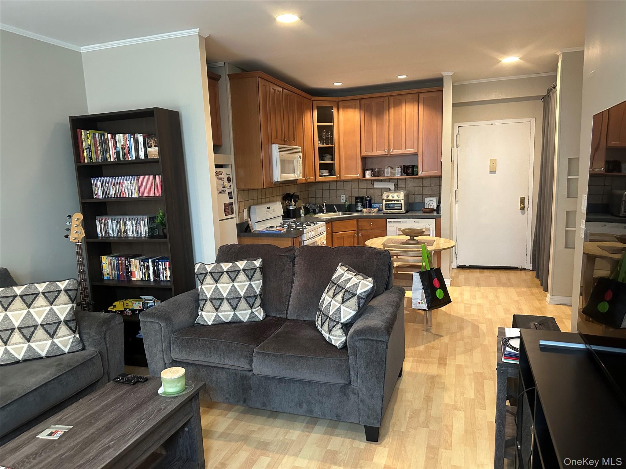 310 Riverside Boulevard Unit: 1G