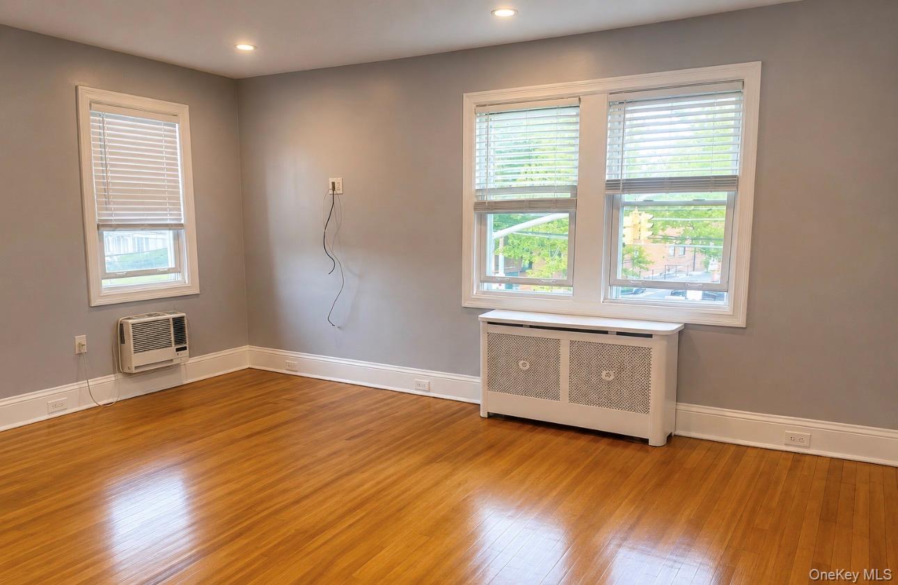 49 Hempstead Avenue