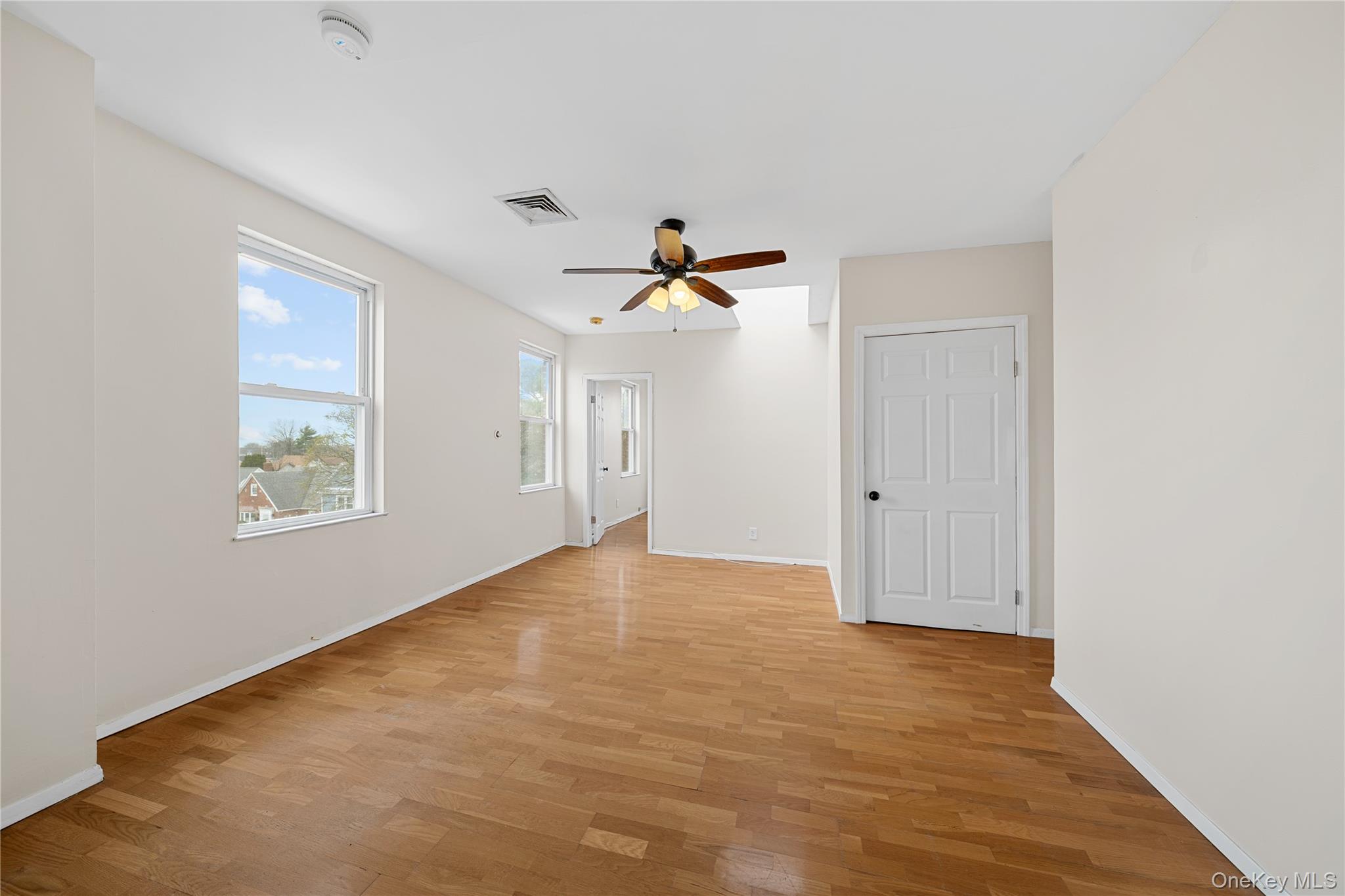402 Jericho Turnpike Unit: 4