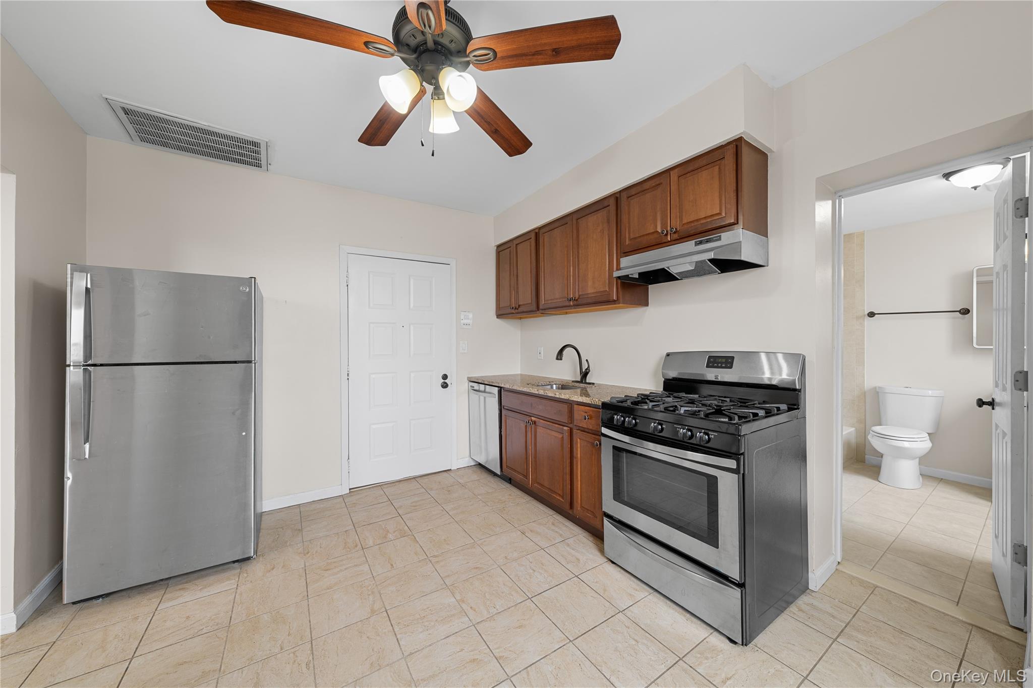 402 Jericho Turnpike Unit: 4
