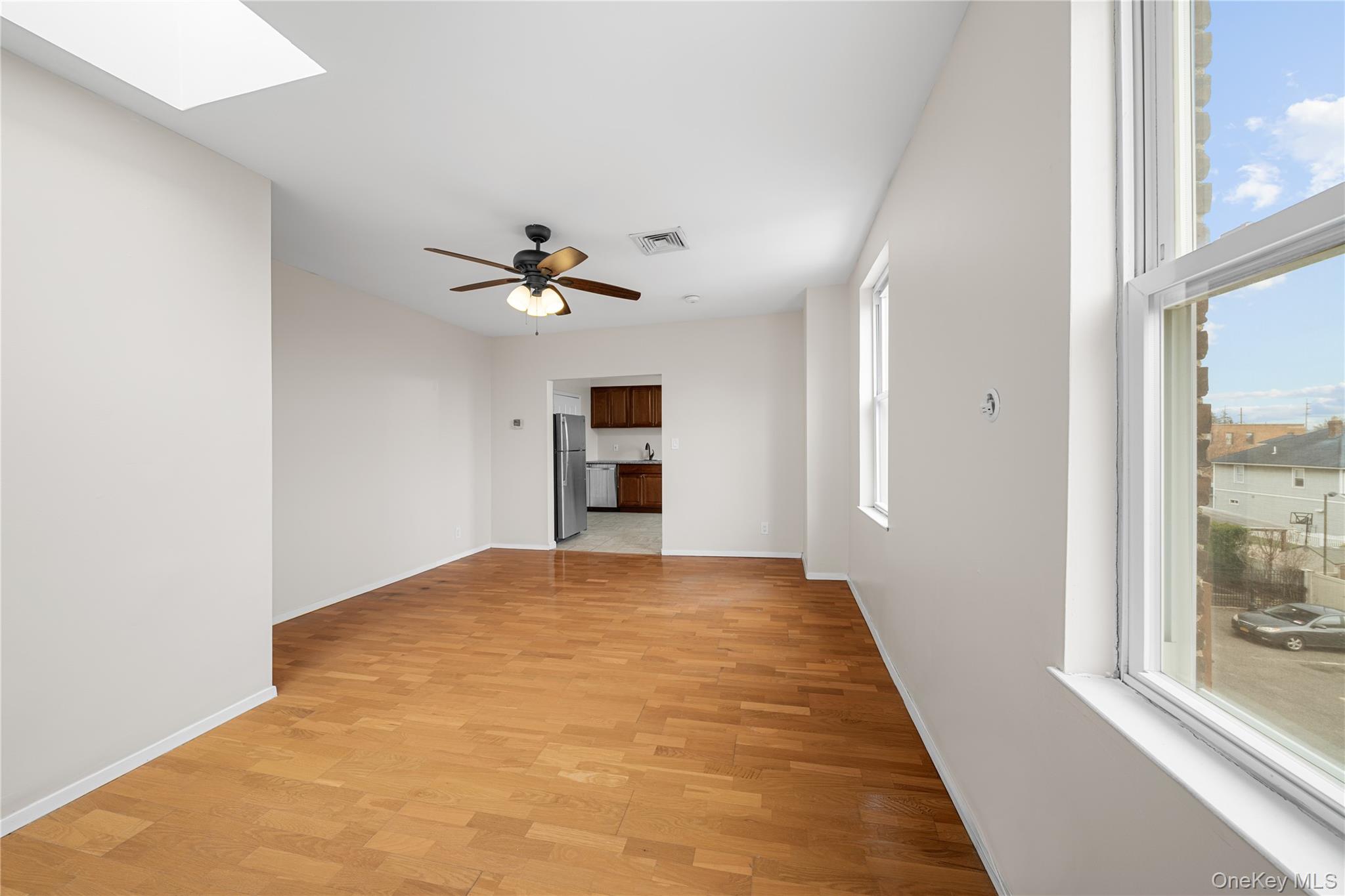 402 Jericho Turnpike Unit: 4