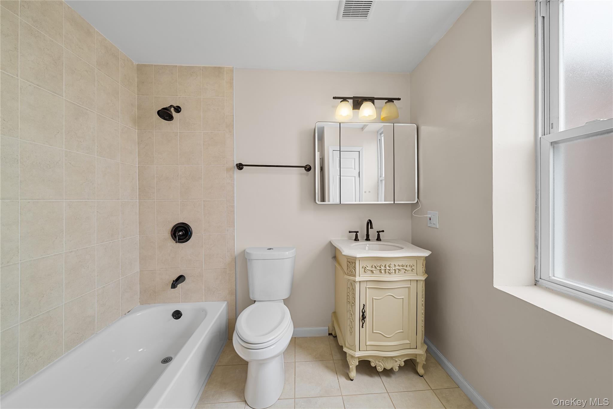 402 Jericho Turnpike Unit: 4