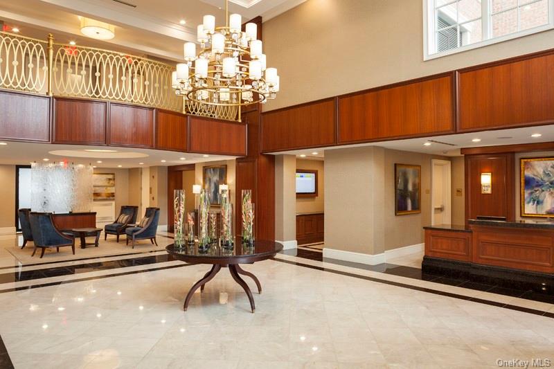 6000 Royal Court Unit: 6204