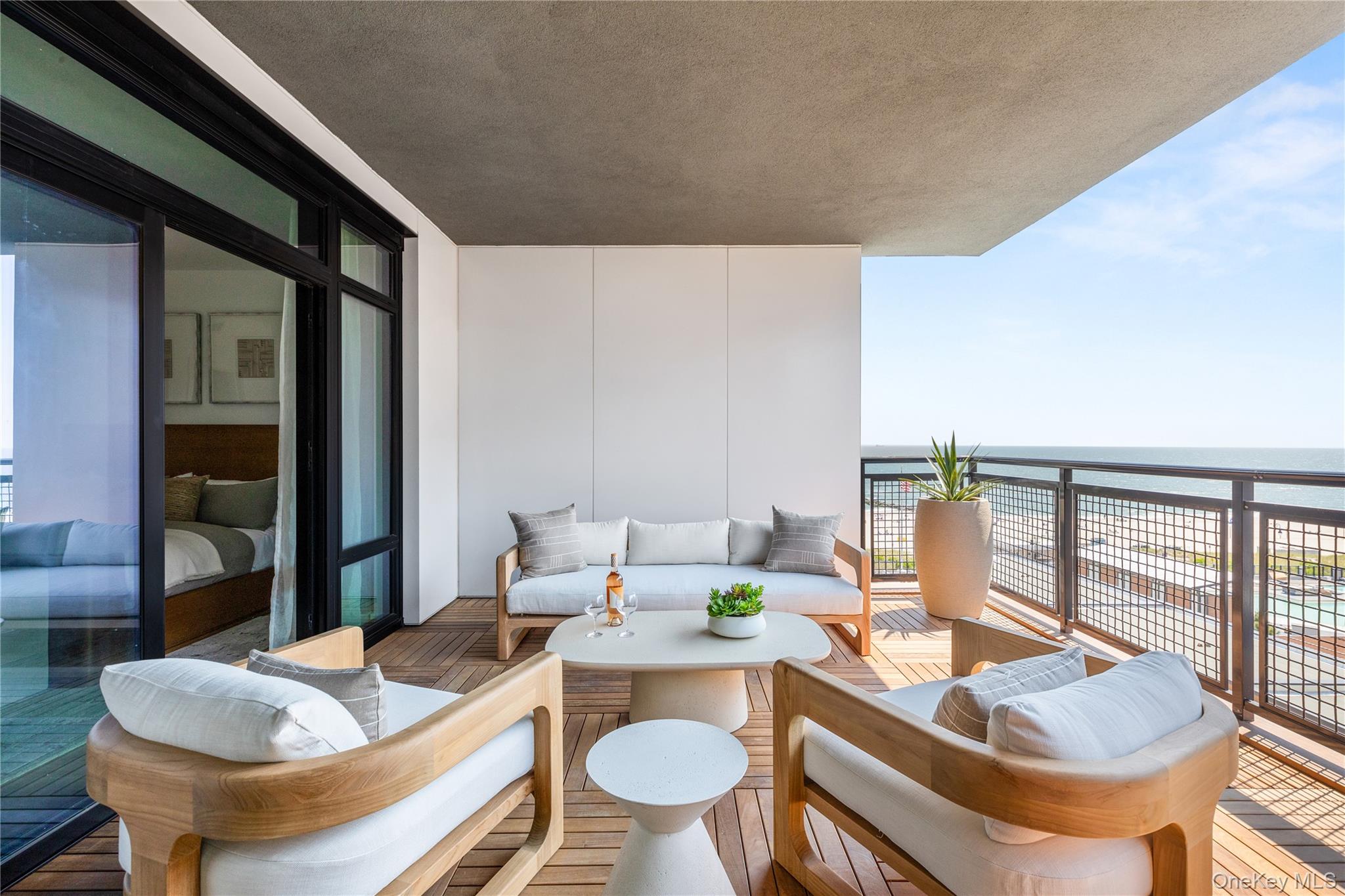 140 Boardwalk Unit: 809B