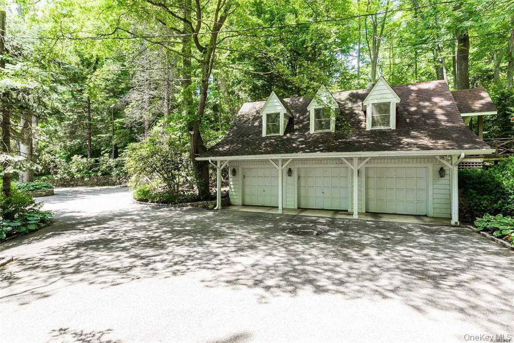 450 Oyster Bay Road