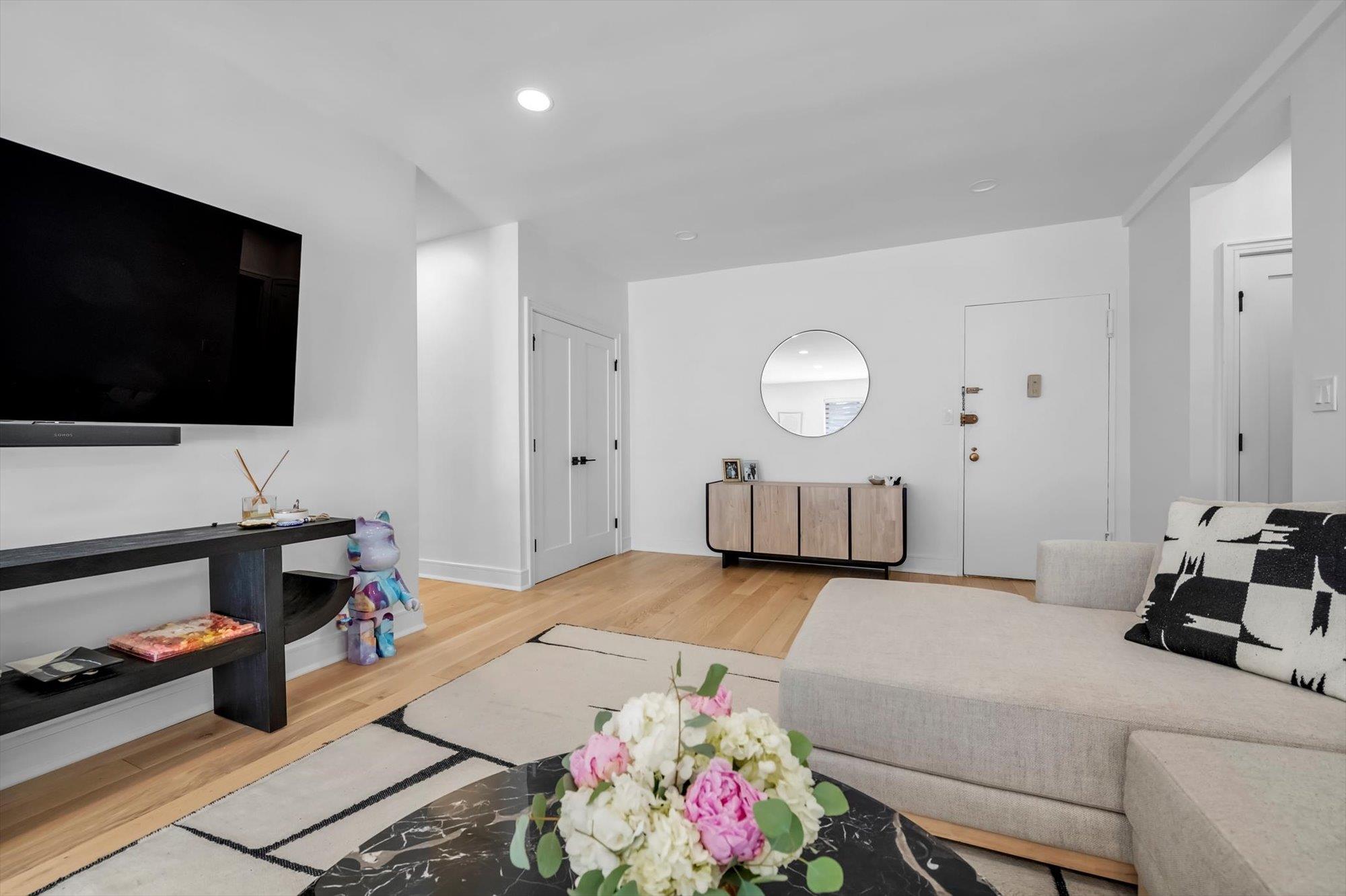 1 Overlook Avenue Unit: 1M