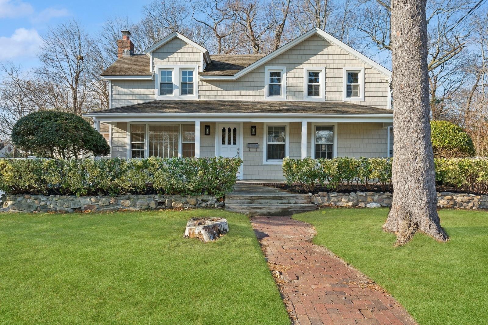 86 Foster Avenue