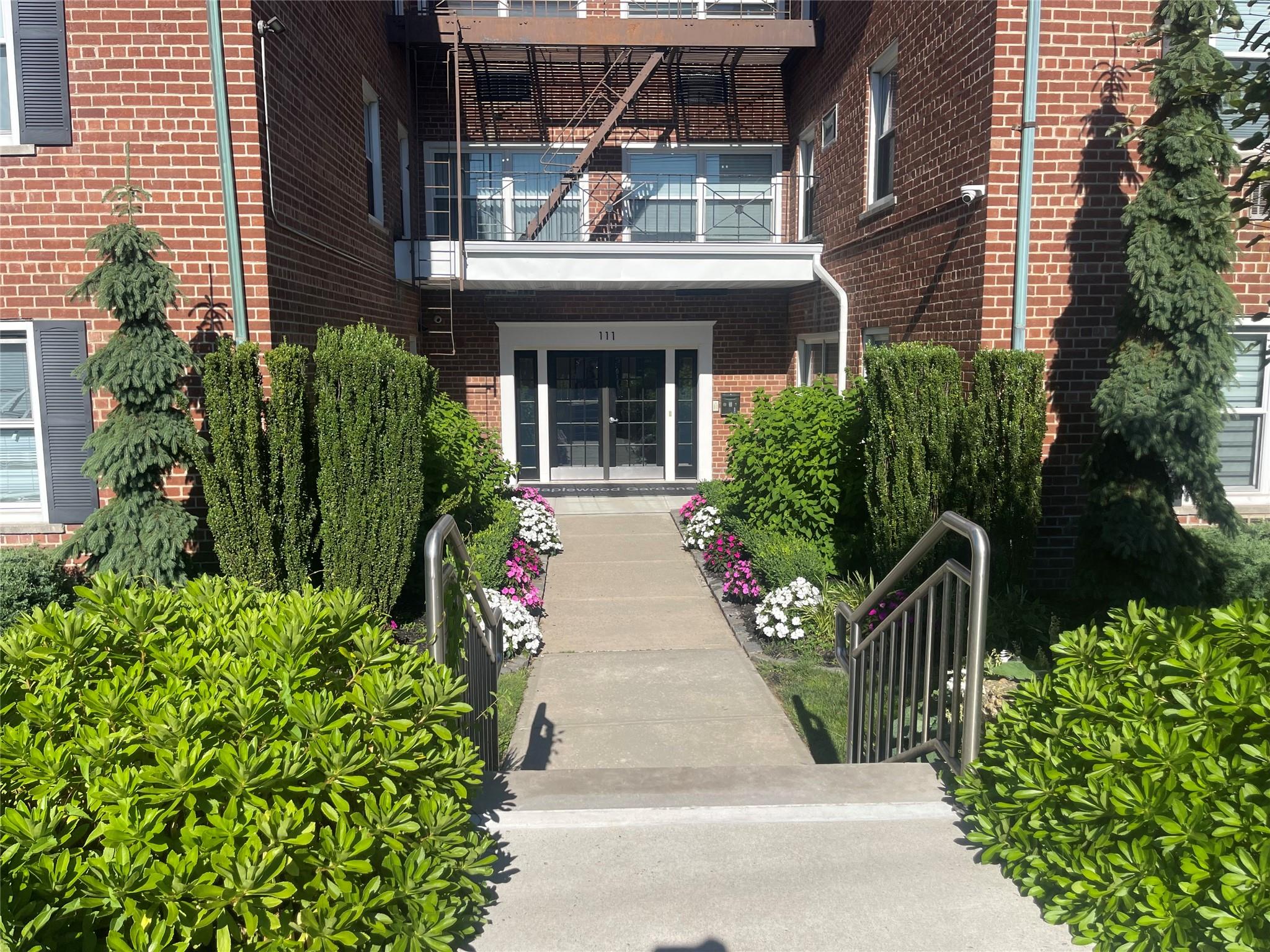 111 South Centre Avenue Unit: 2-VV