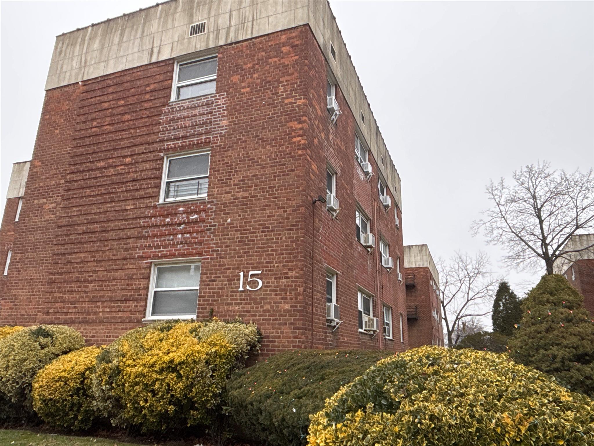 15 Schenck Avenue Unit: 1H