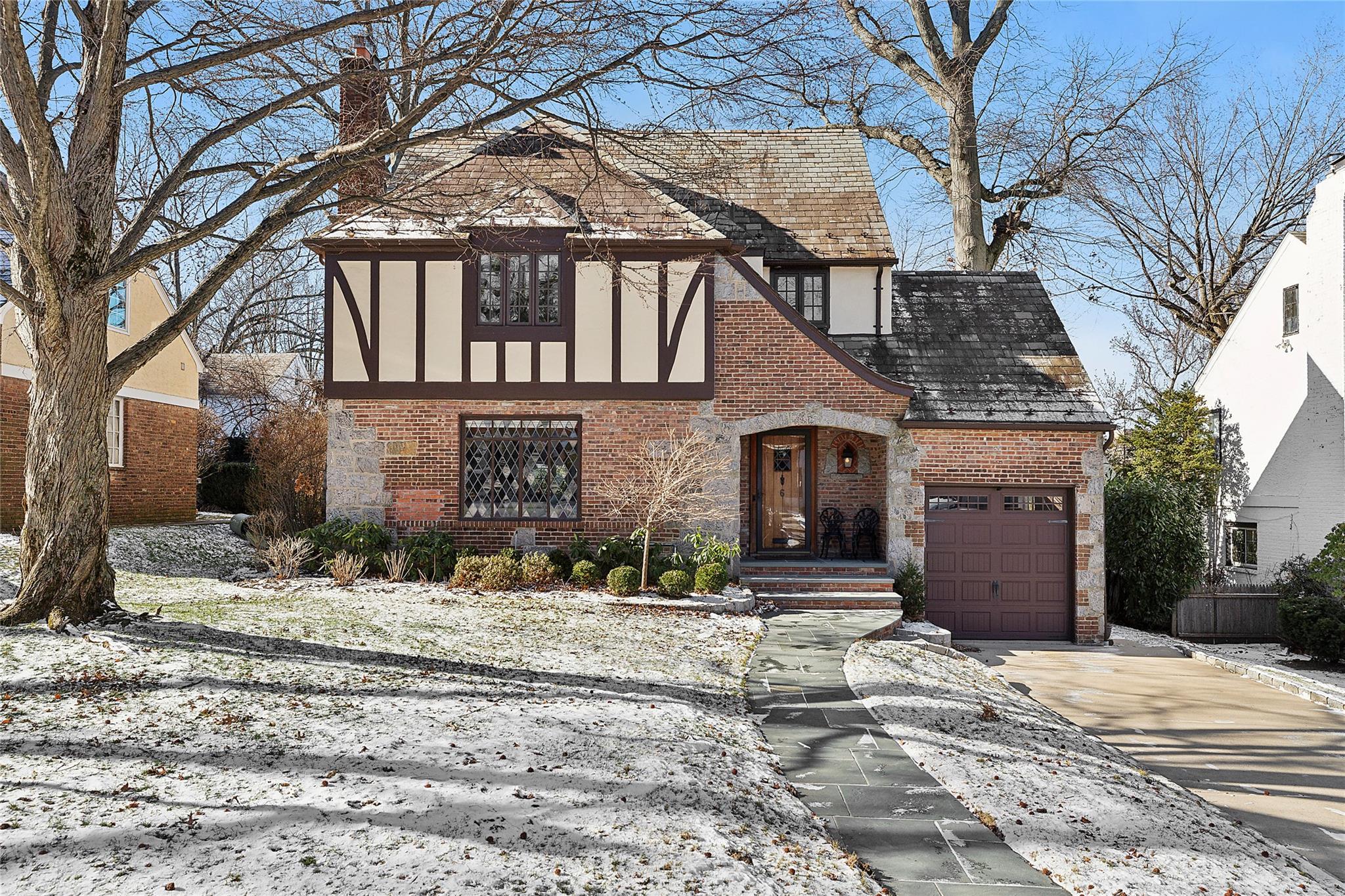 6 Ardsley Place