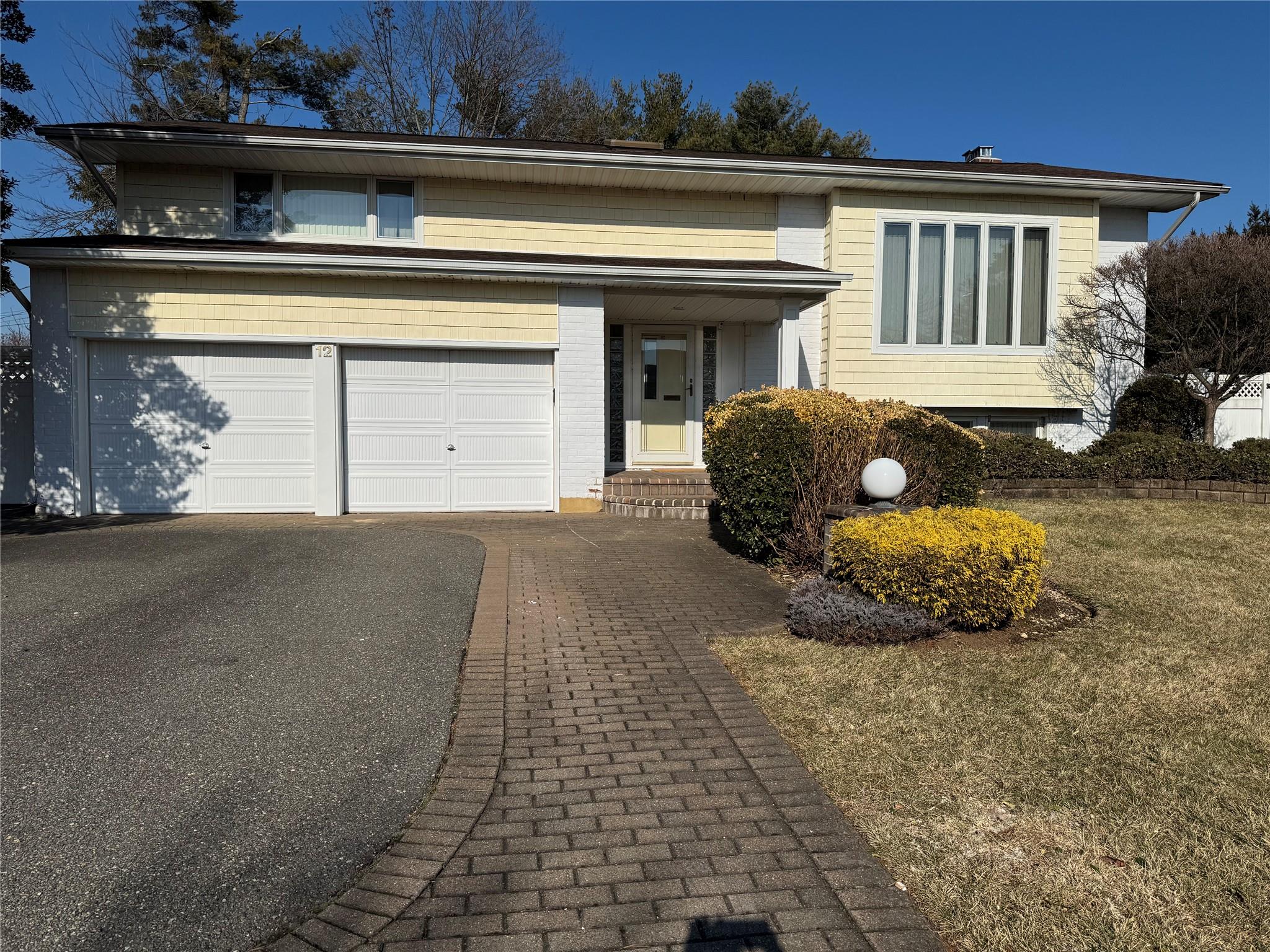 12 Schuyler Drive