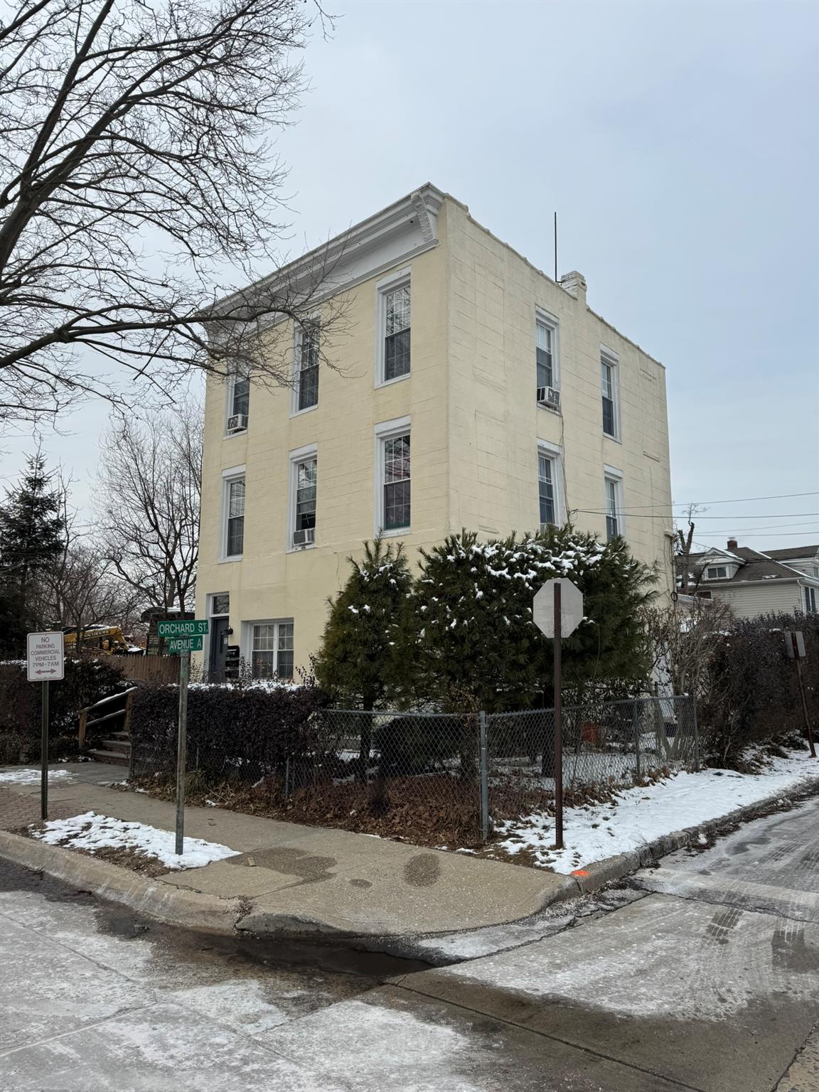 13 Avenue A