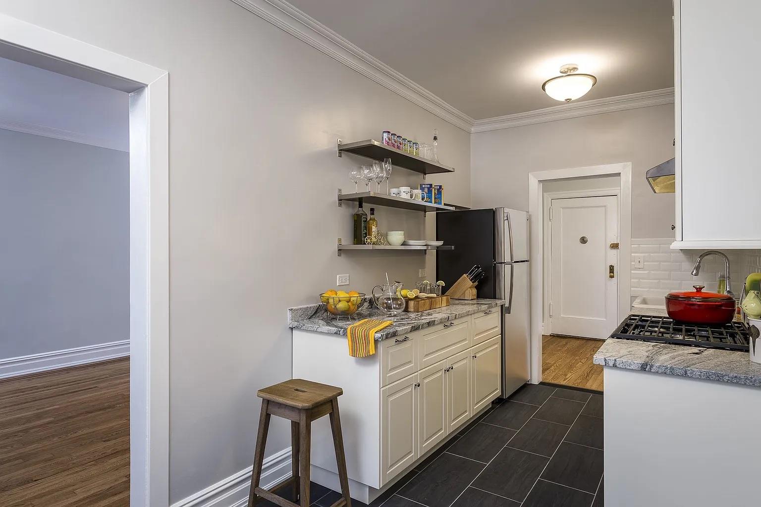 35-27 81st Street Unit: 5E