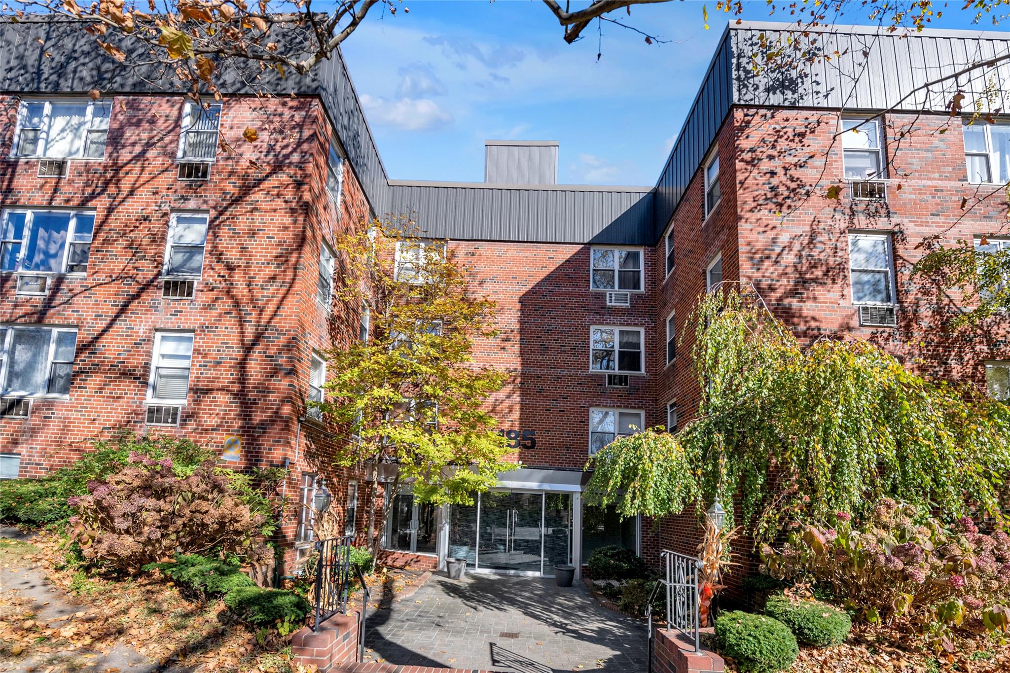 185 S. Middle Neck Road Unit: 1G