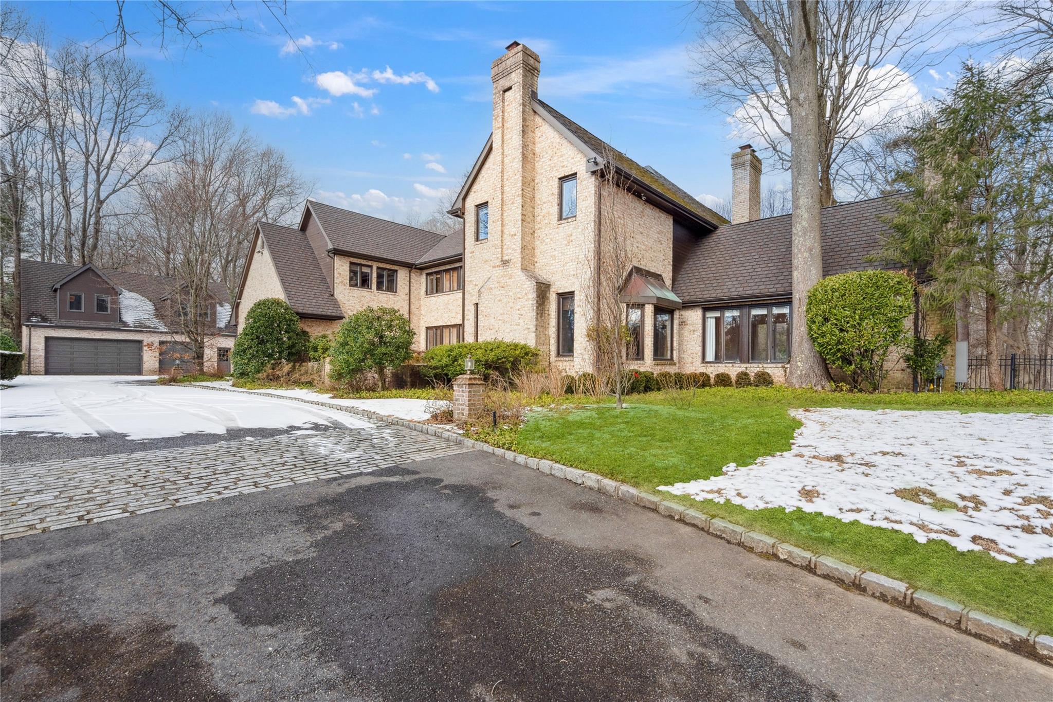 6 Danton Lane