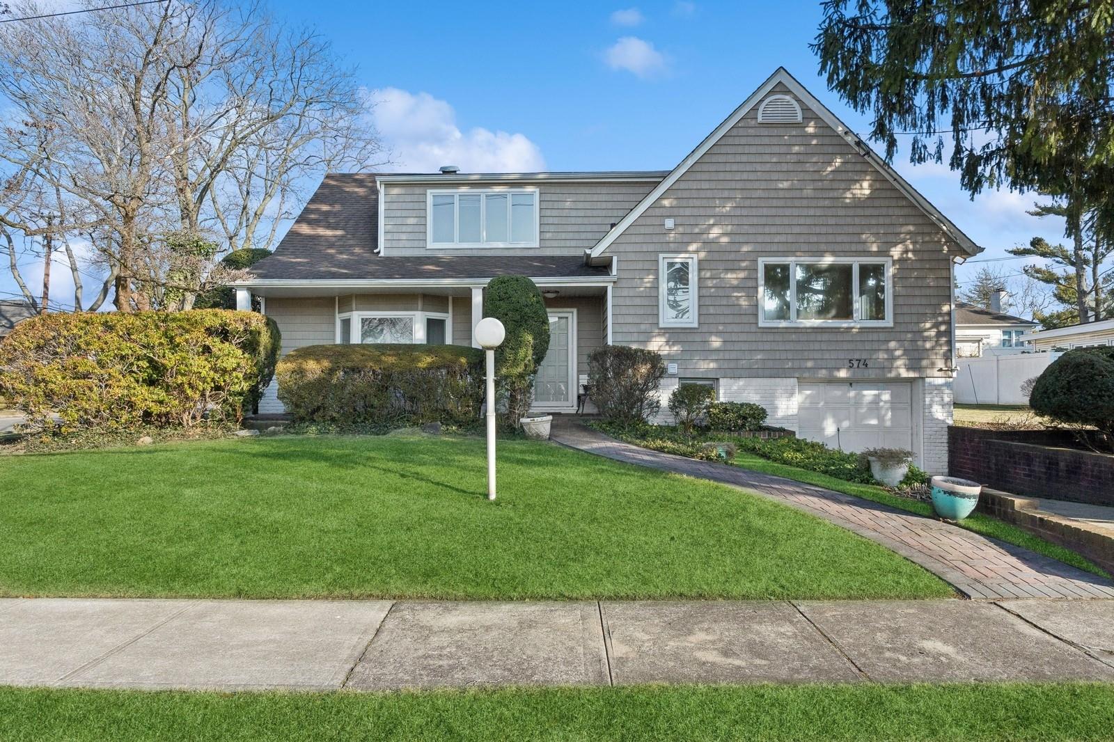 574 Norman Way
