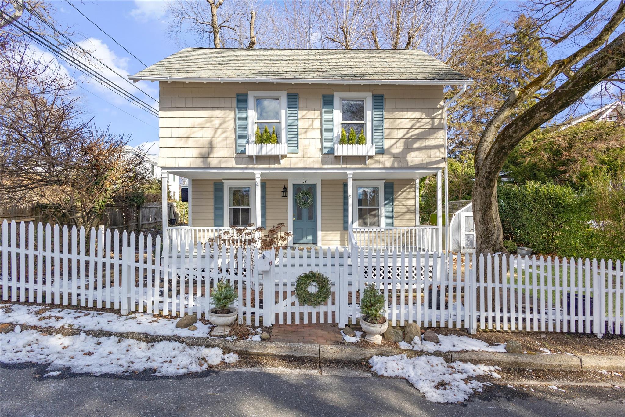 37 Elm Place
