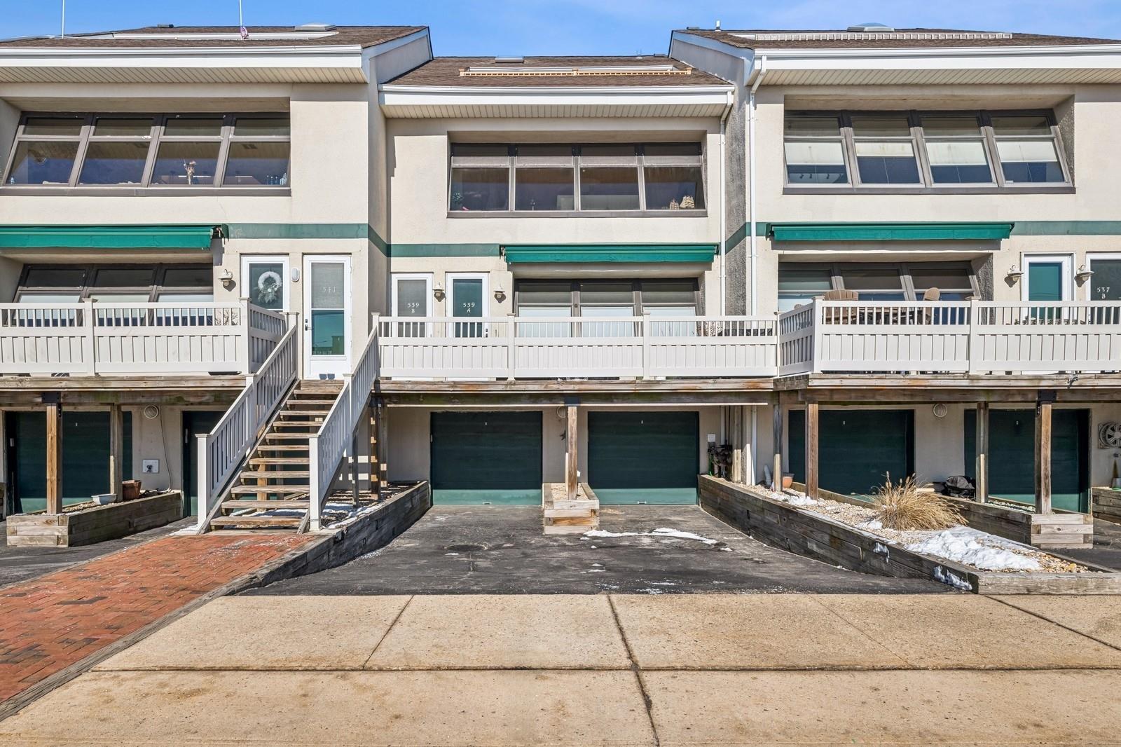 539A Broadway W Unit: 539A