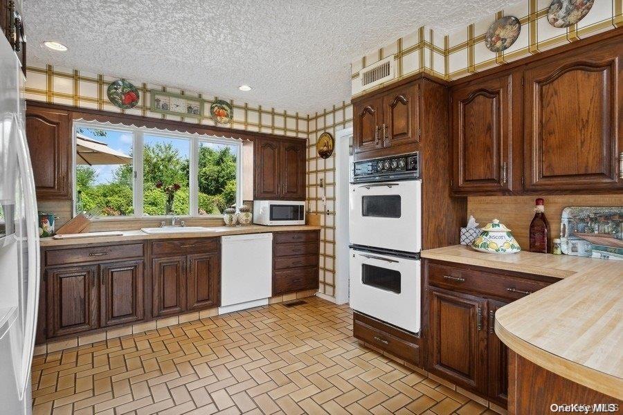 30 Thixton Drive