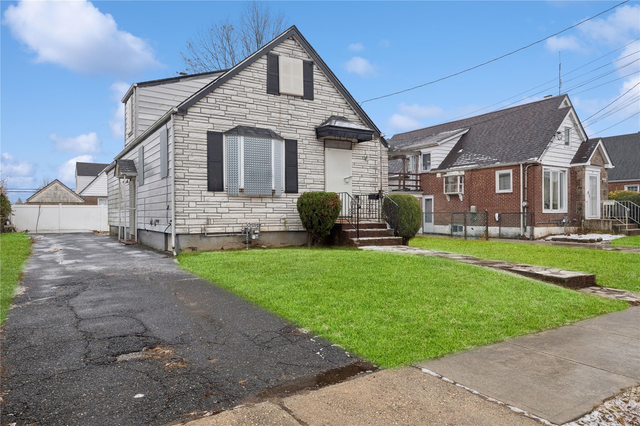 28 Dale Avenue