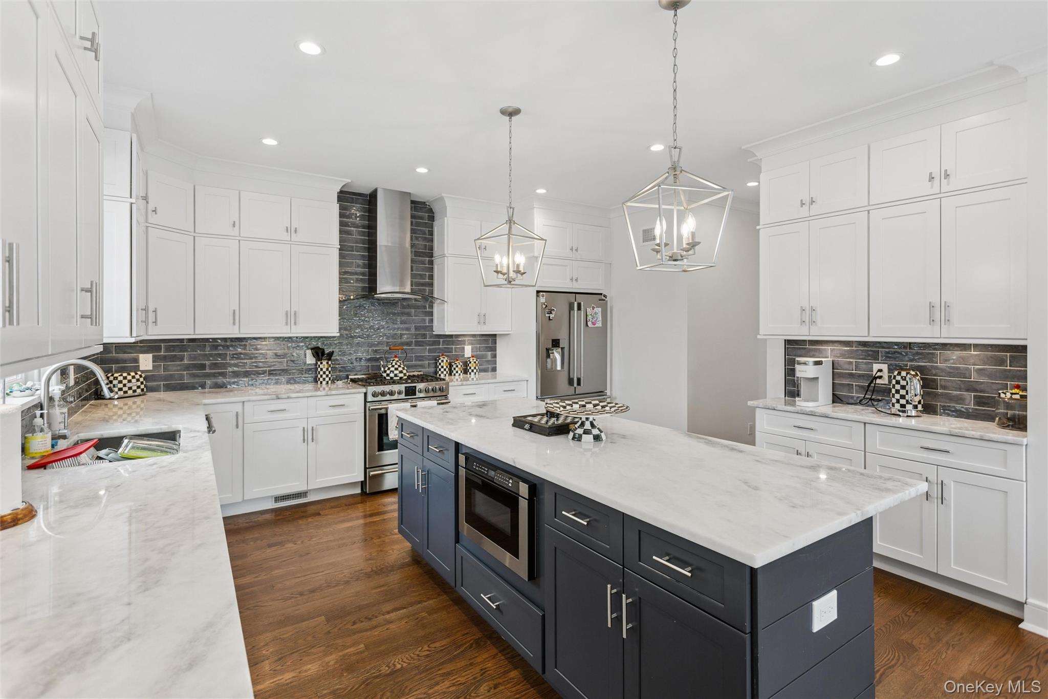 169 Mott Street