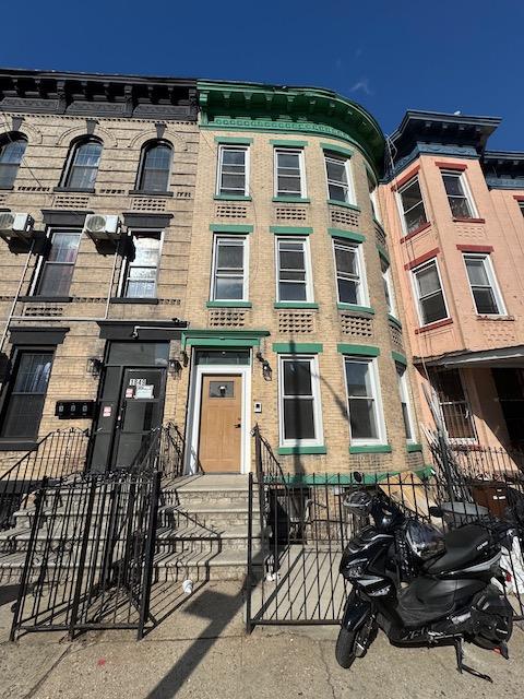 1851 Park Place Unit: 2