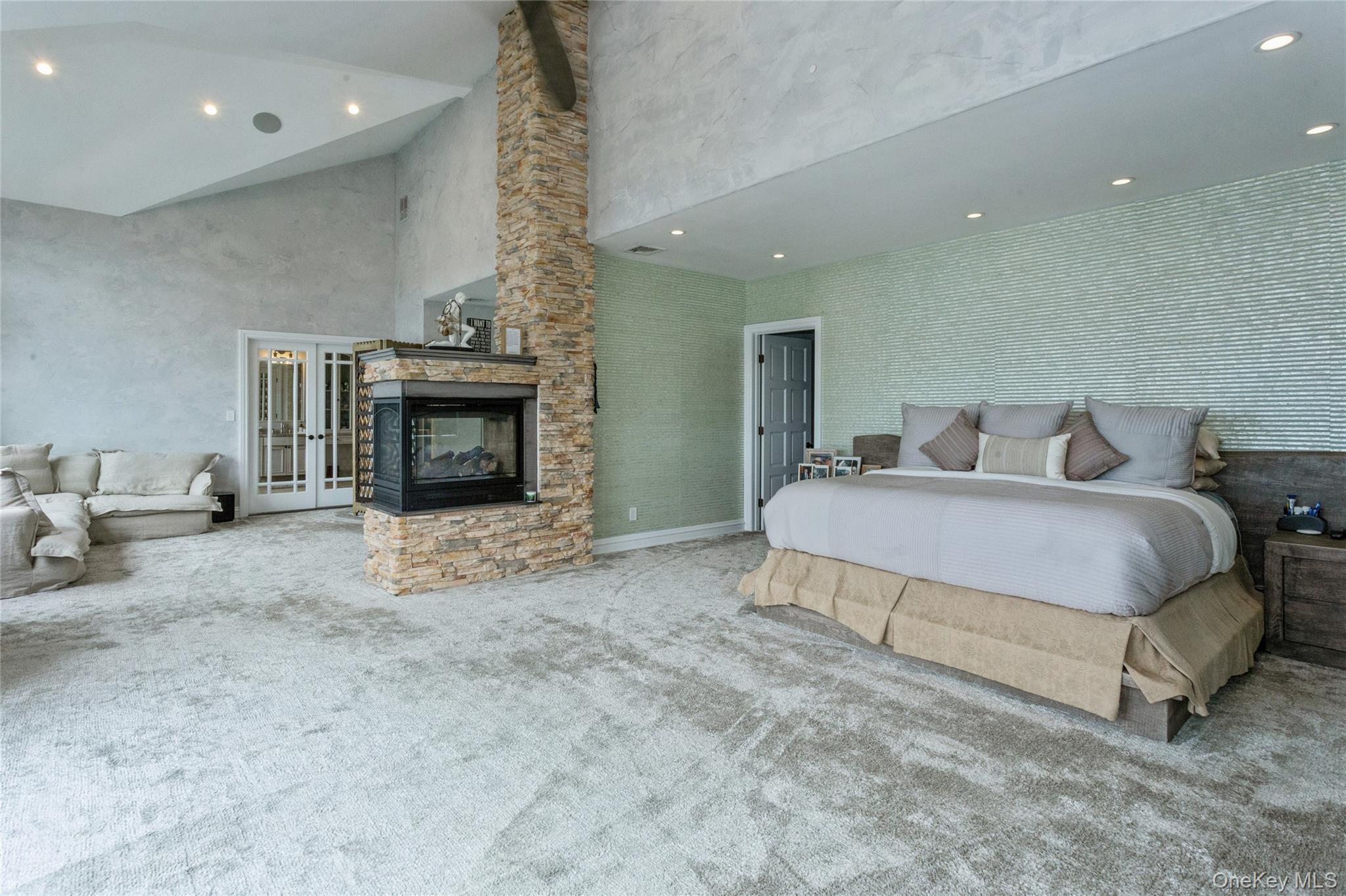 319 Harbor Drive