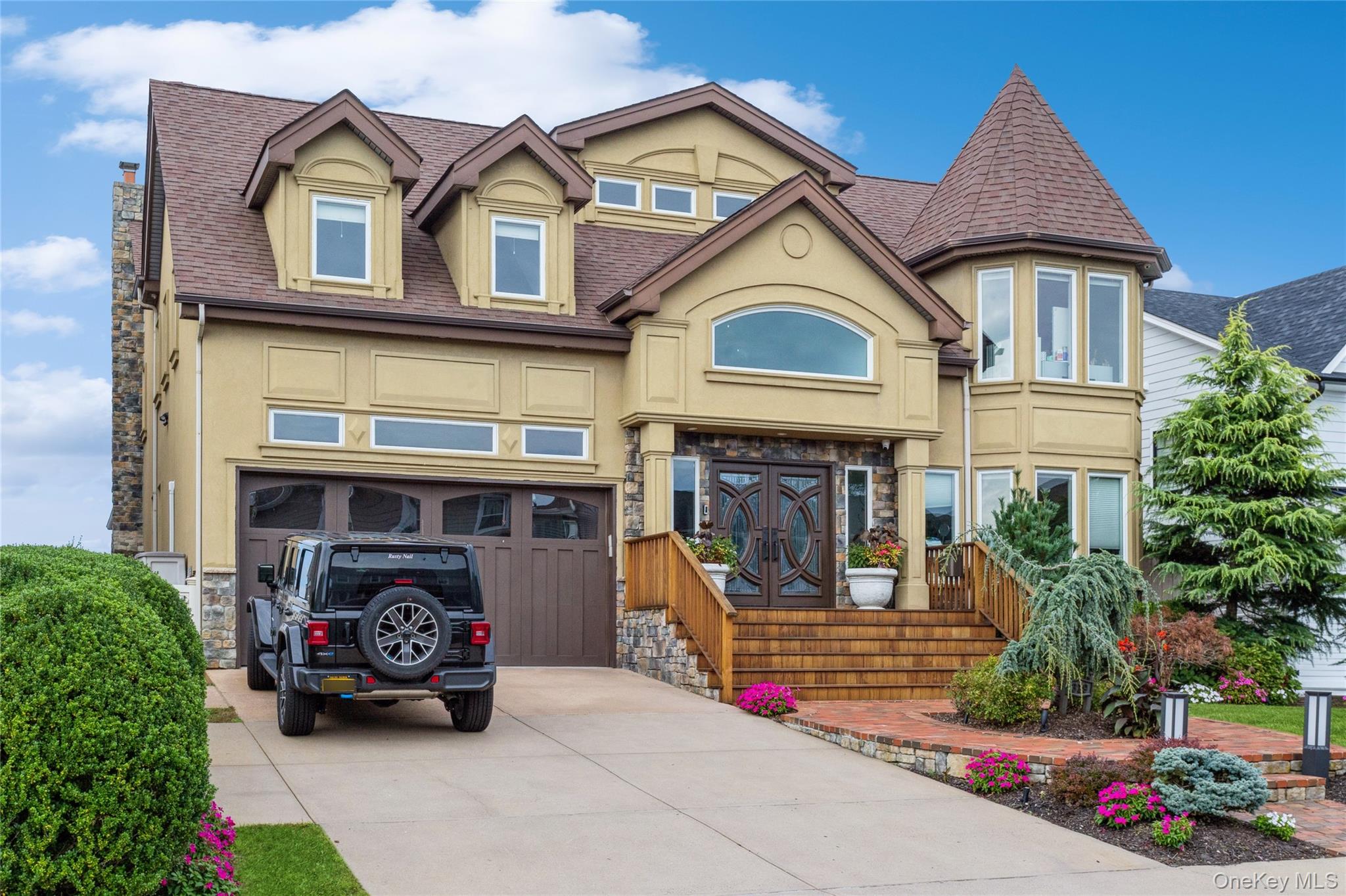 319 Harbor Drive