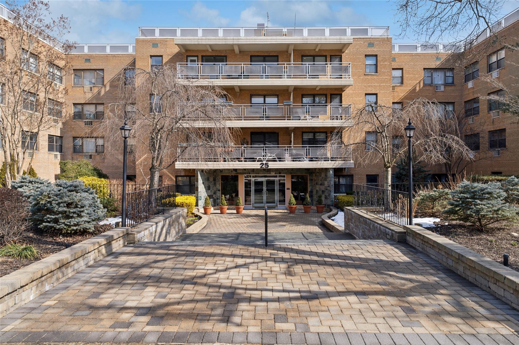 25 Park Place Unit: 1K