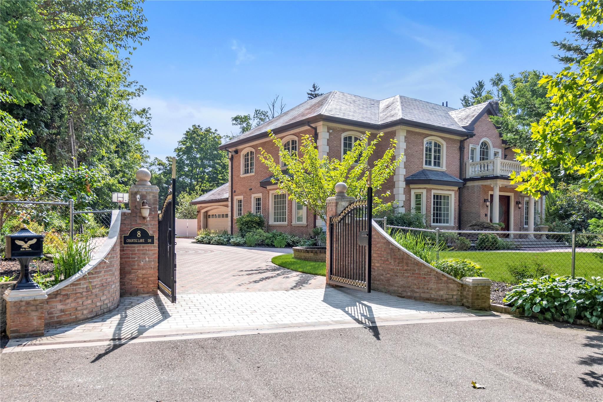 8 Chanticlare Drive