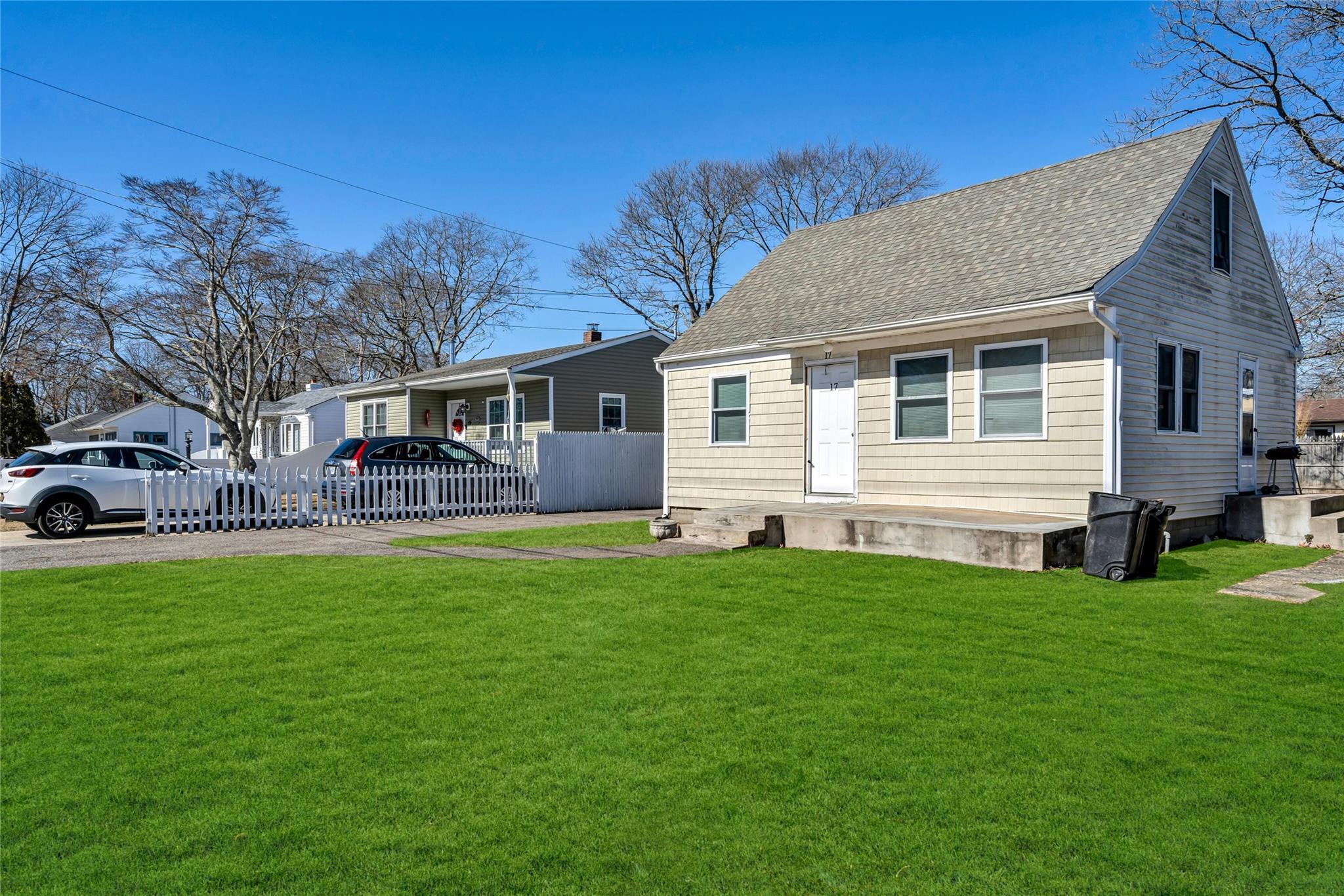 17 Robinwood Drive