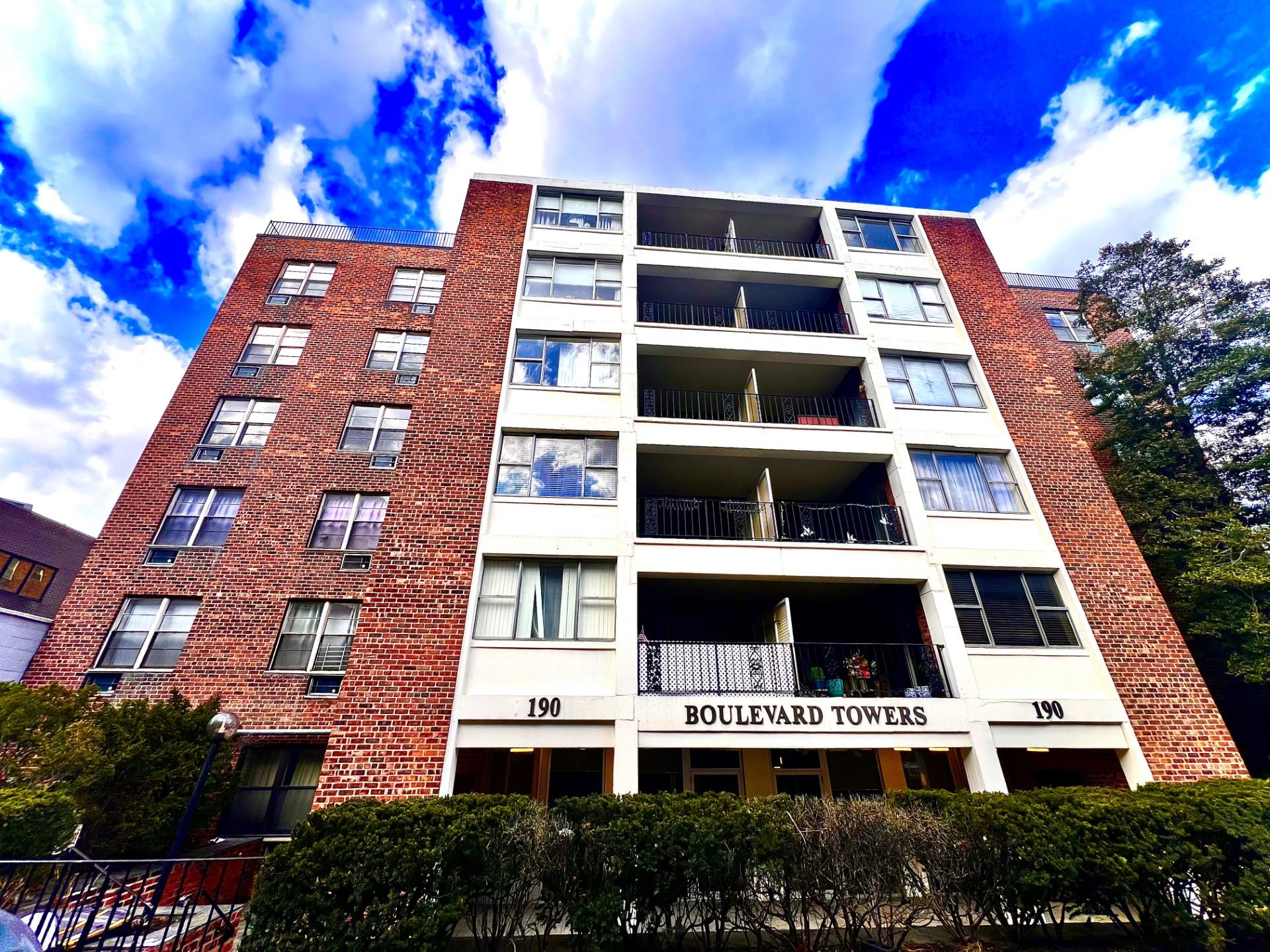 190 First Street Unit: 5F