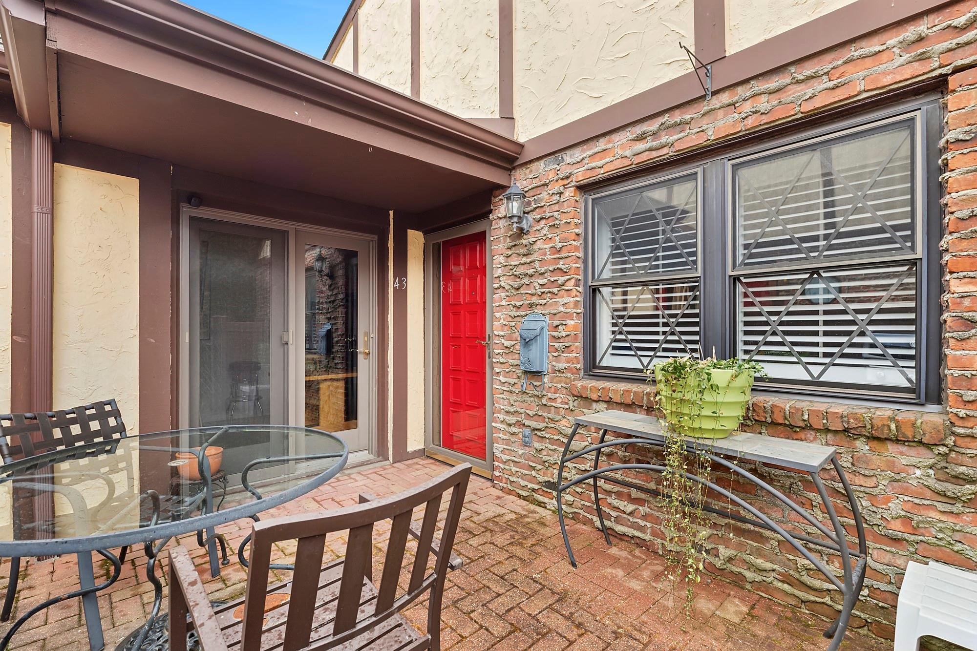 43 Summerfield Court