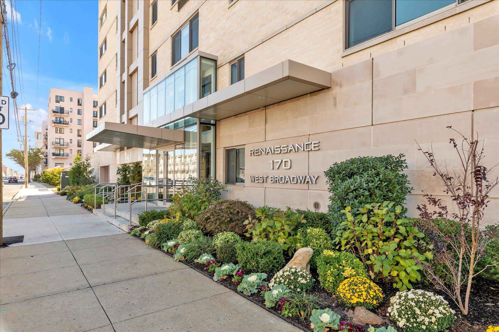 170 West Broadway Unit: 5I