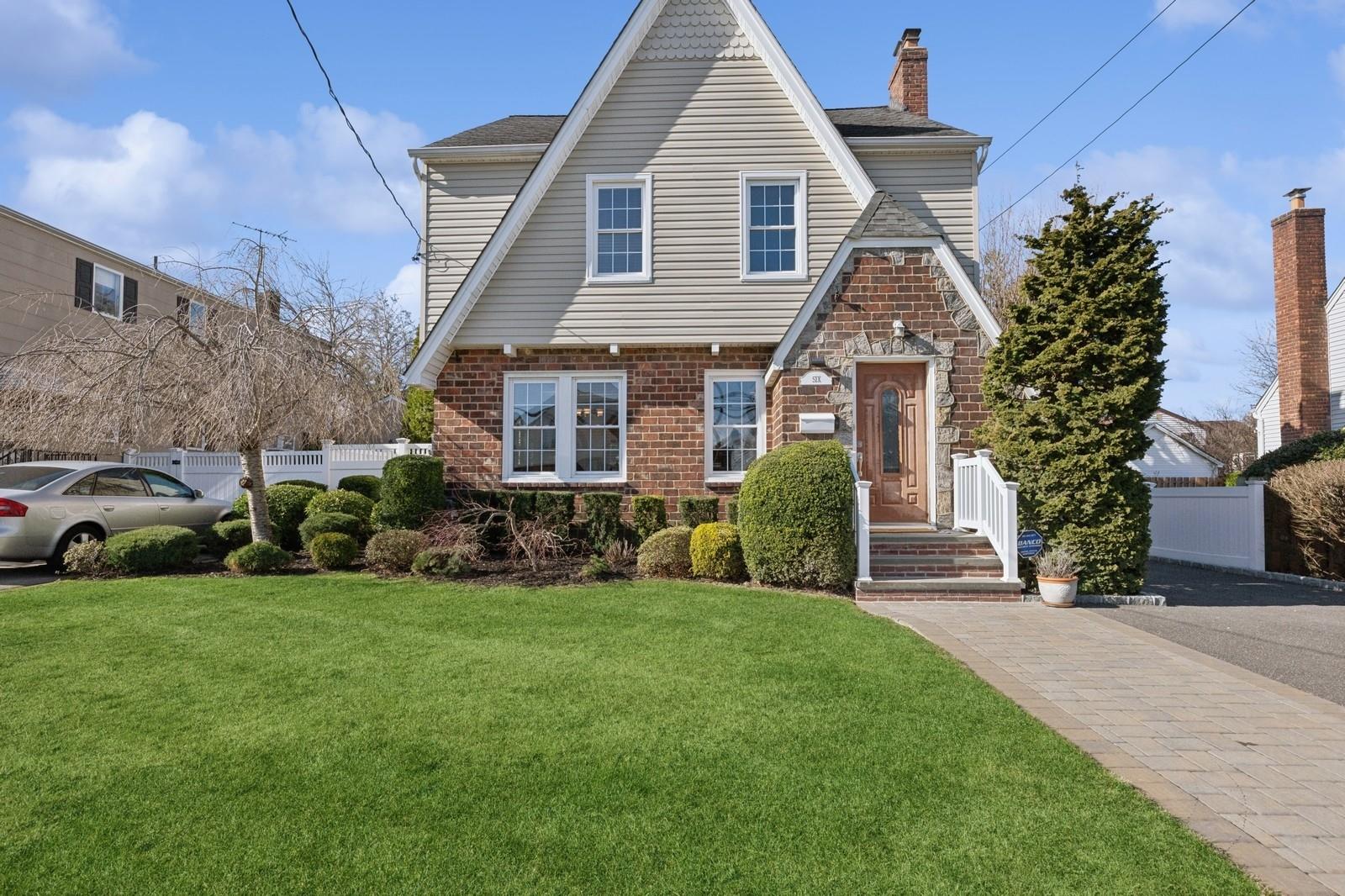 6 Linden Avenue