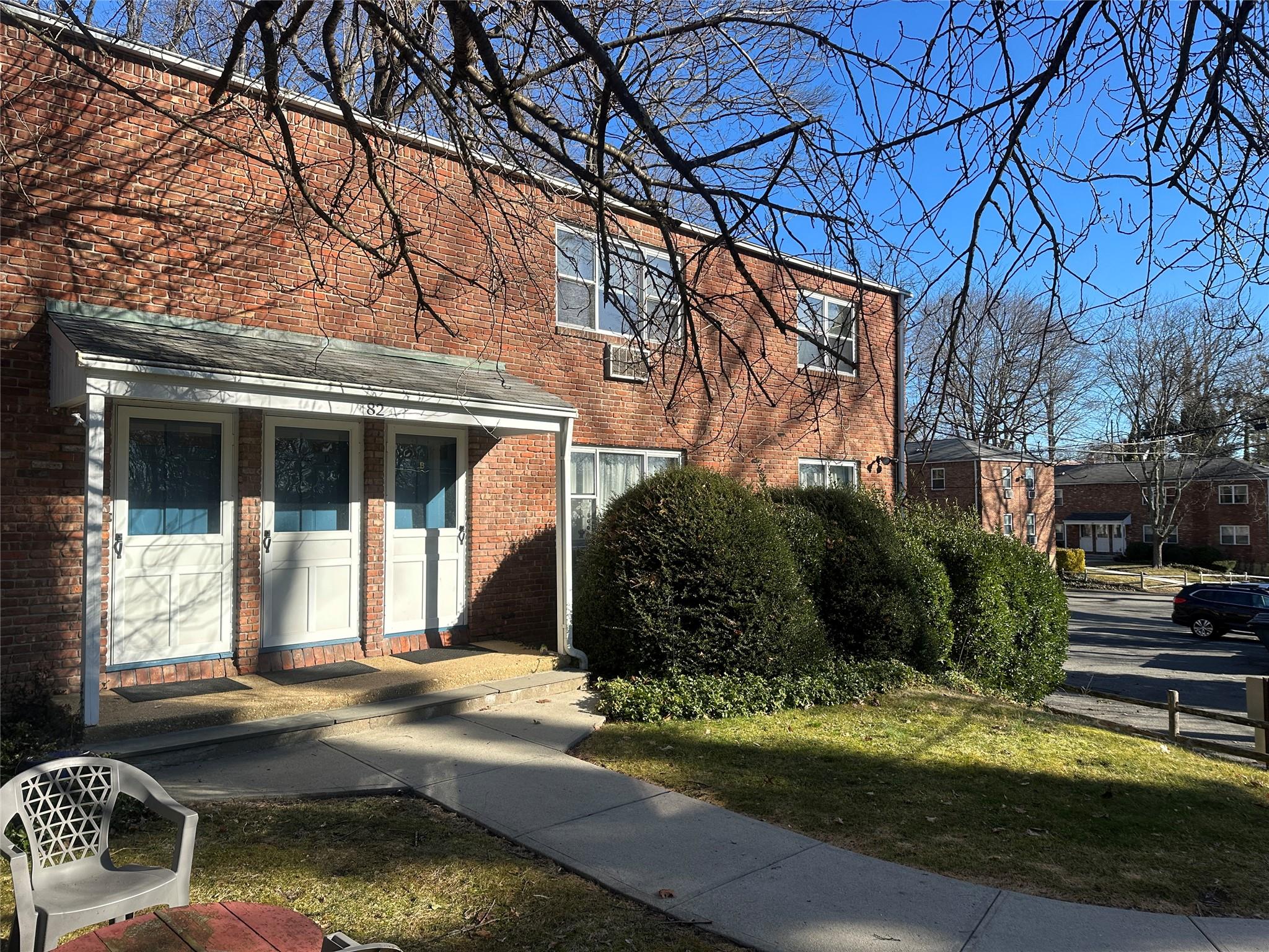 82 McLoughlin Street
