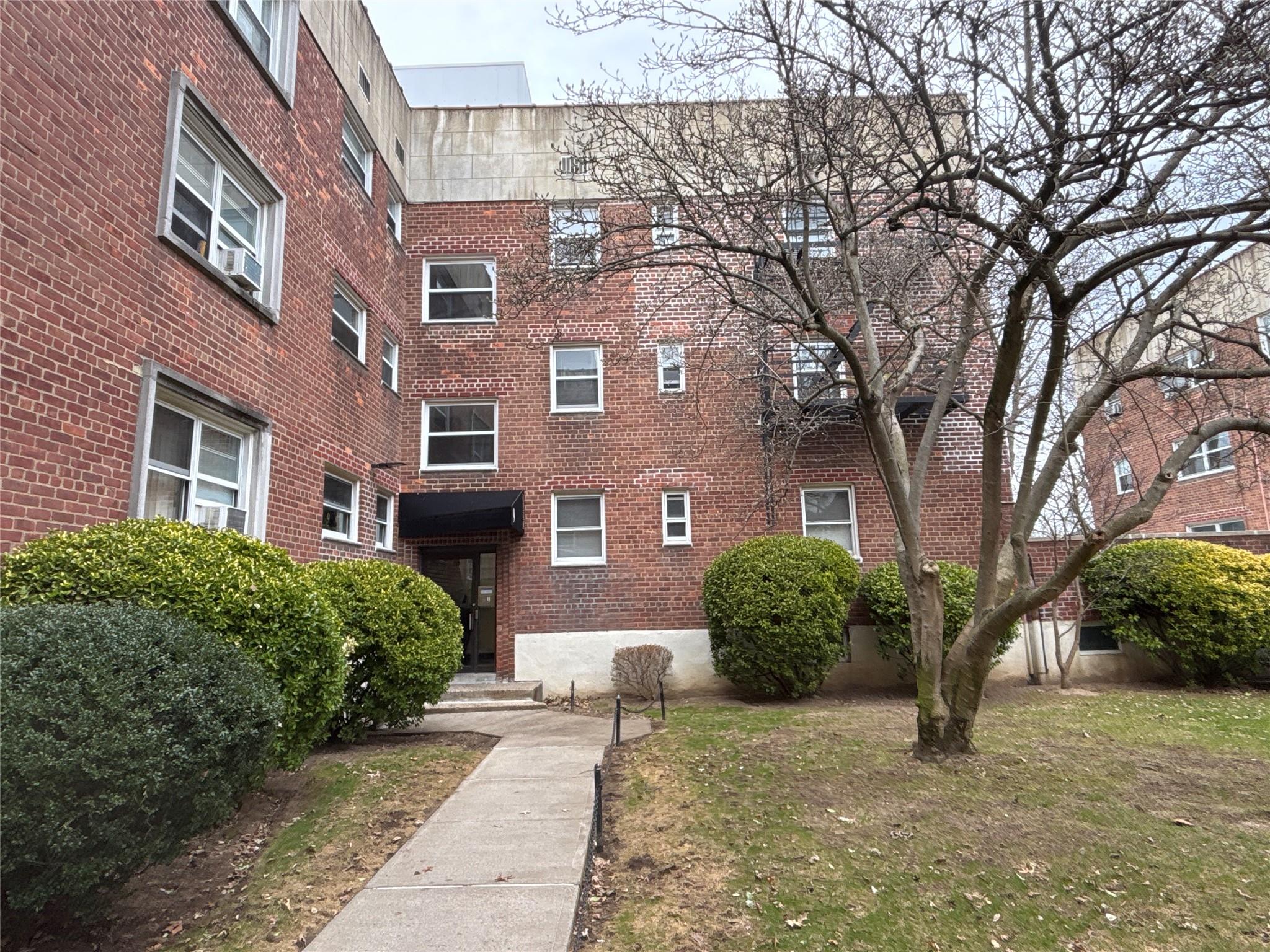 9 Schenck Avenue Unit: 2G