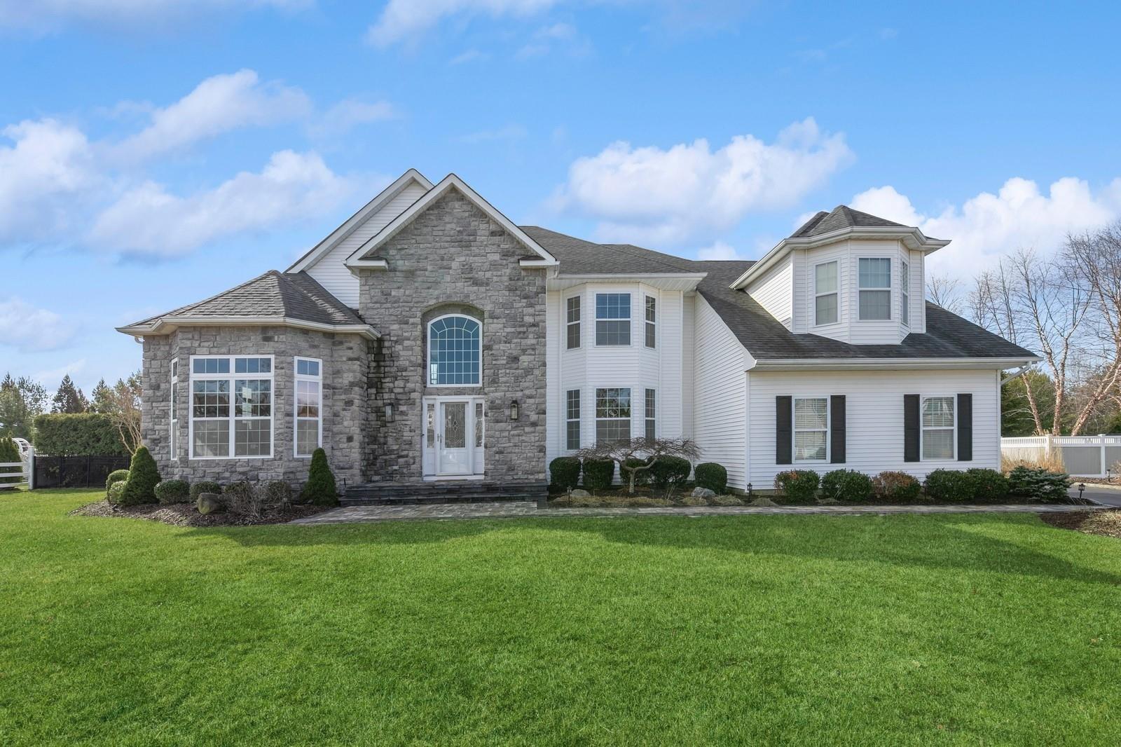 4 Clayton Court