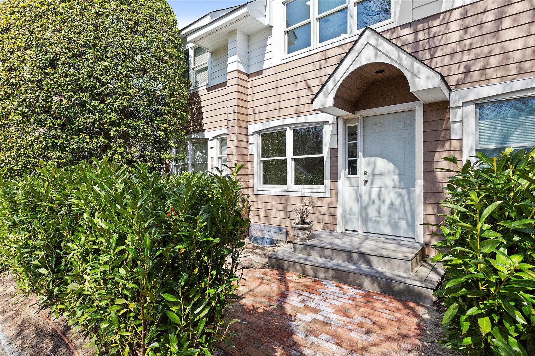 49 Canoe Place Road Unit: 311