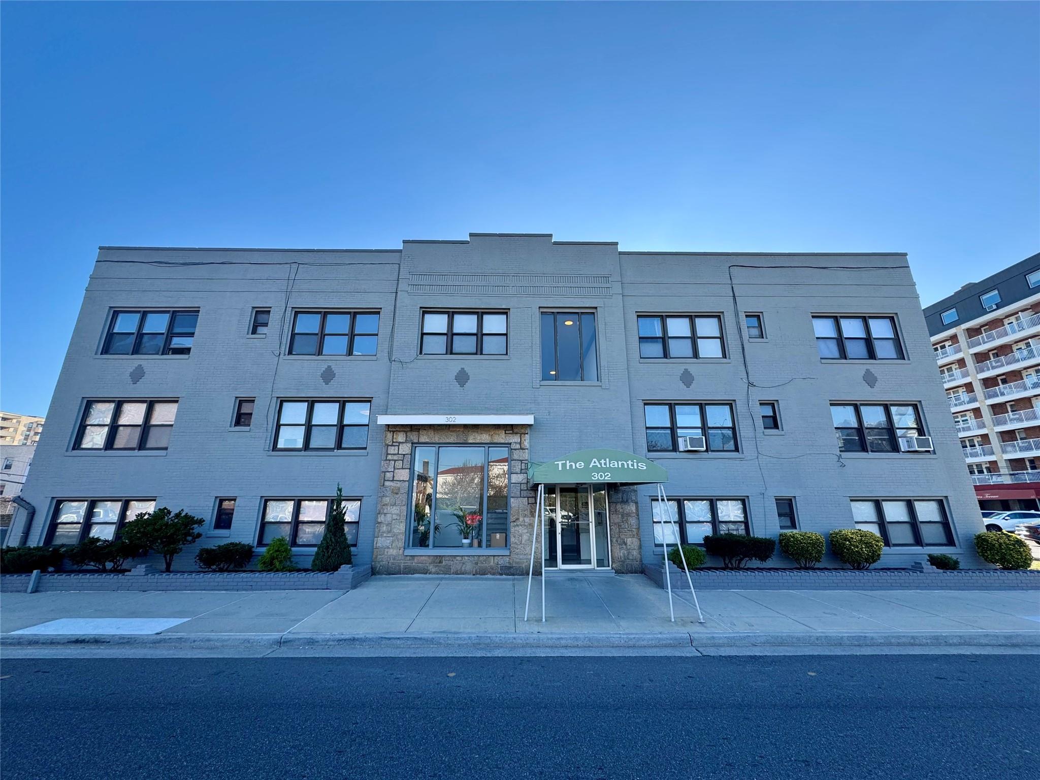 302 E Broadway Unit: 2D