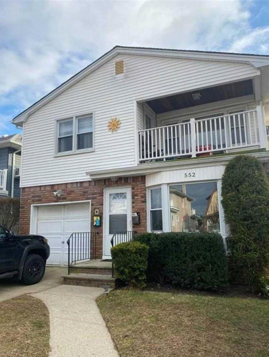 552 E Walnut Street Unit: Main