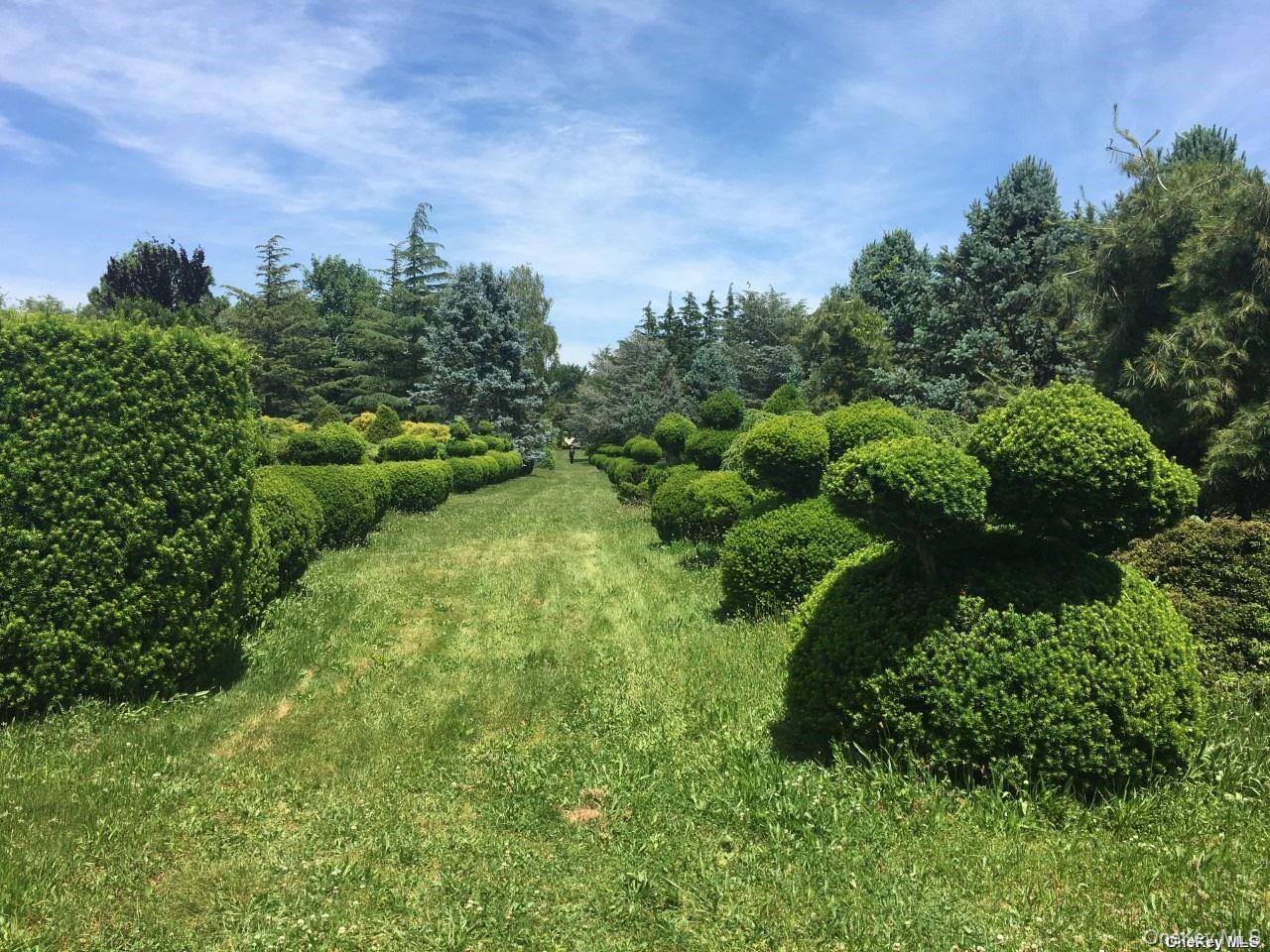 1685 Peconic Lane
