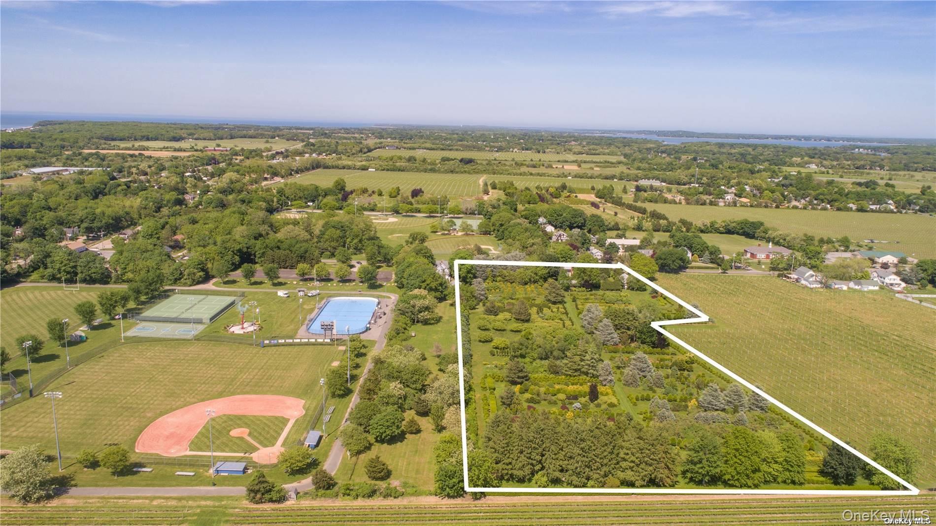 1685 Peconic Lane