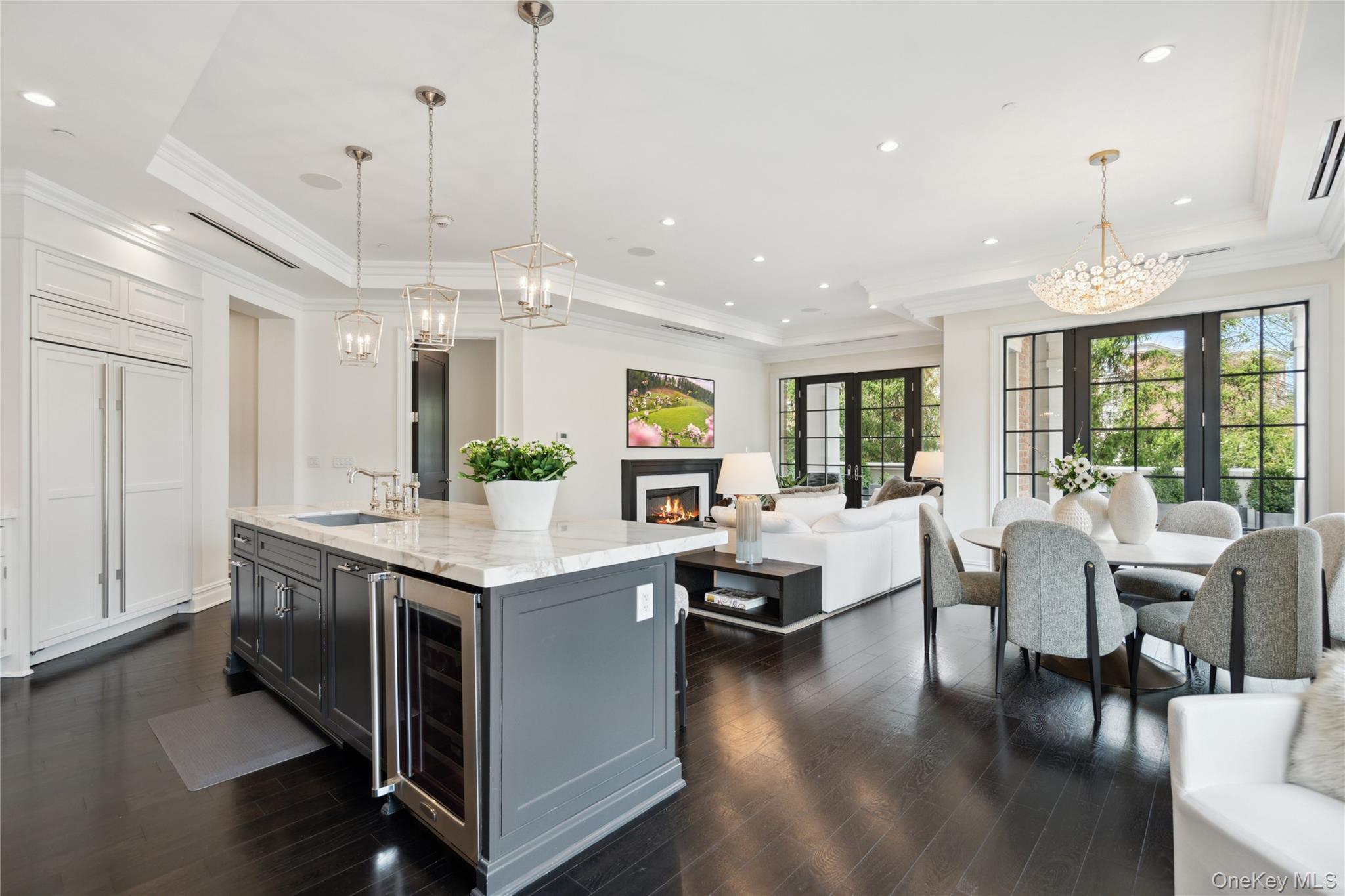 1000 Royal Court Unit: 1008