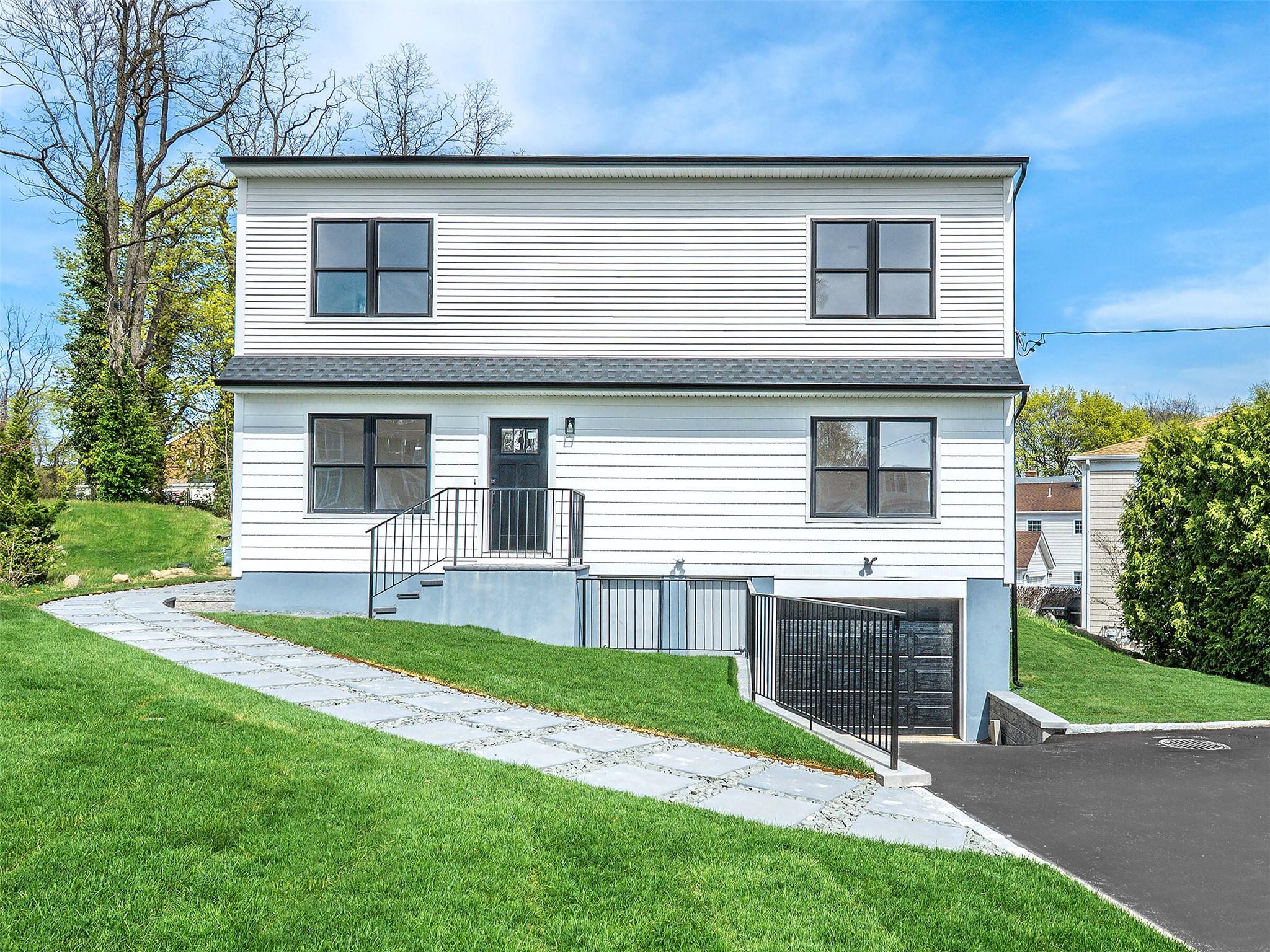 6 Lee Gray Court